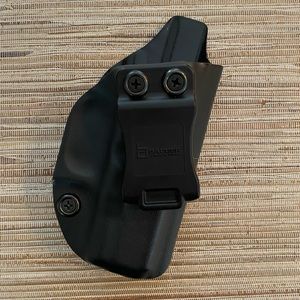 Badger IWB black holster fits Glock 26, 27, 33